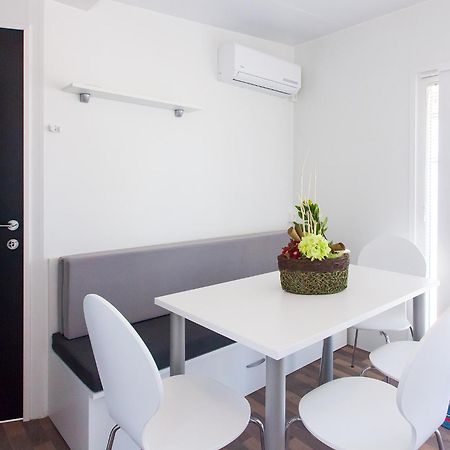 Camping Adria Mobile Homes In Camping Kastanija Novigrad Istria Esterno foto