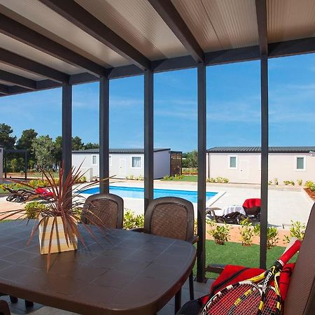 Camping Adria Mobile Homes In Camping Kastanija Novigrad Istria Esterno foto
