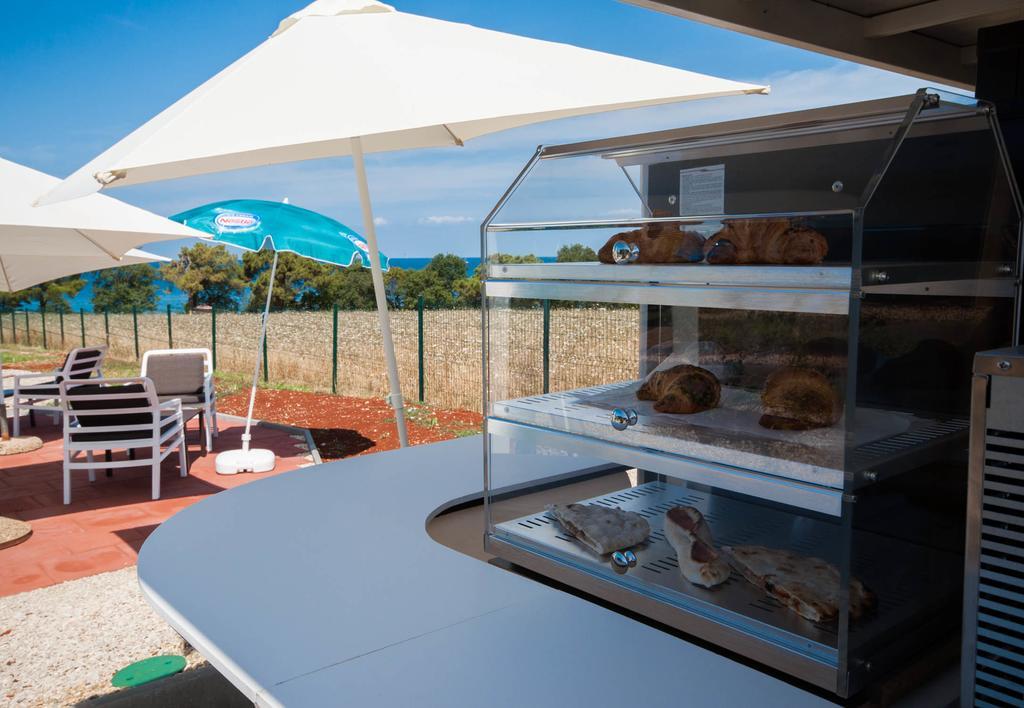 Camping Adria Mobile Homes In Camping Kastanija Novigrad Istria Esterno foto