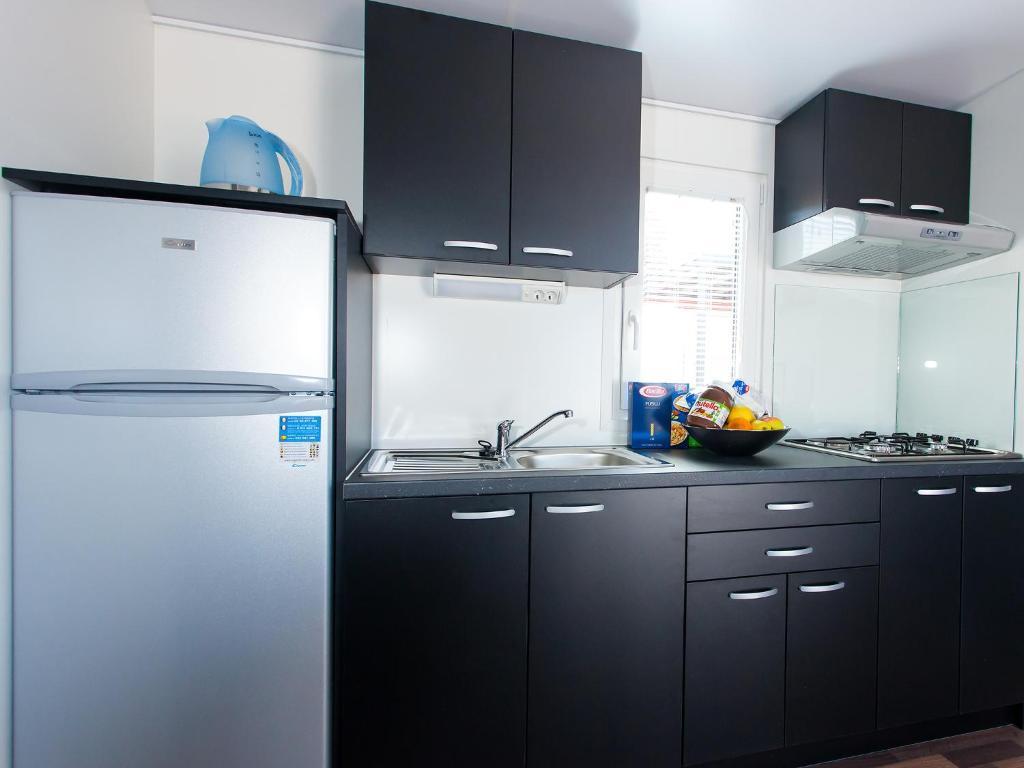 Camping Adria Mobile Homes In Camping Kastanija Novigrad Istria Camera foto
