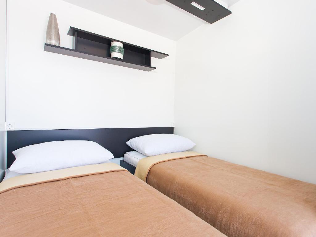 Camping Adria Mobile Homes In Camping Kastanija Novigrad Istria Camera foto