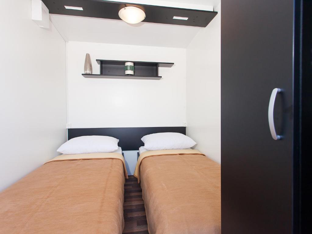 Camping Adria Mobile Homes In Camping Kastanija Novigrad Istria Camera foto