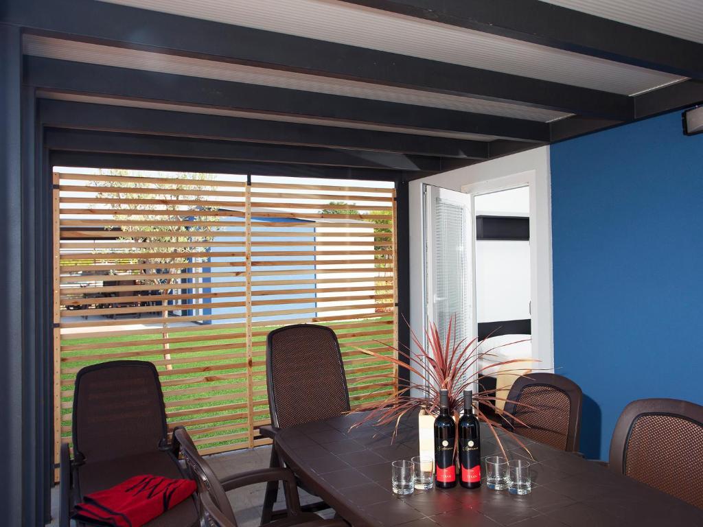 Camping Adria Mobile Homes In Camping Kastanija Novigrad Istria Esterno foto