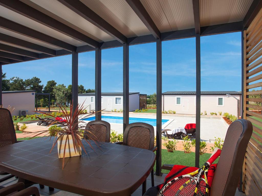 Camping Adria Mobile Homes In Camping Kastanija Novigrad Istria Esterno foto