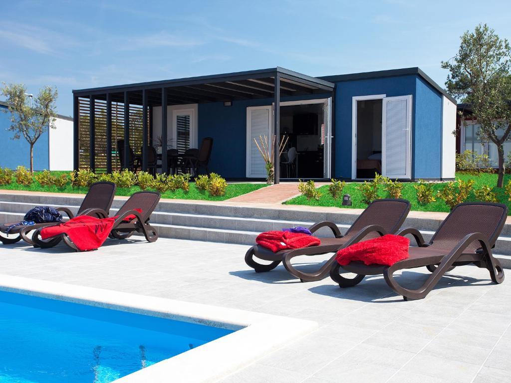 Camping Adria Mobile Homes In Camping Kastanija Novigrad Istria Esterno foto