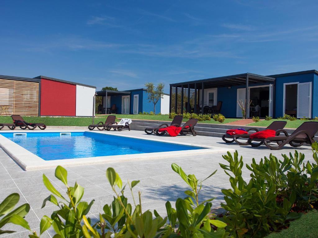 Camping Adria Mobile Homes In Camping Kastanija Novigrad Istria Esterno foto