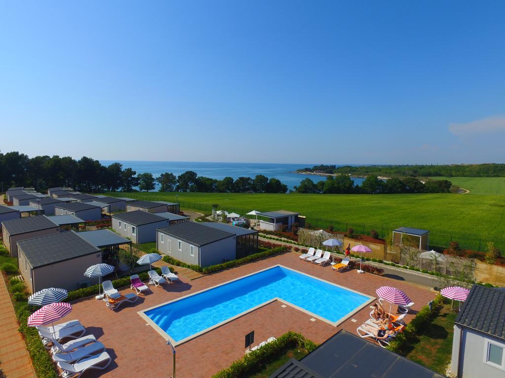 Camping Adria Mobile Homes In Camping Kastanija Novigrad Istria Esterno foto