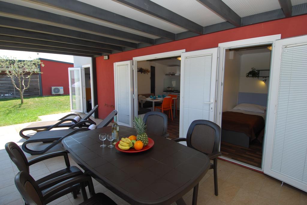 Camping Adria Mobile Homes In Camping Kastanija Novigrad Istria Esterno foto
