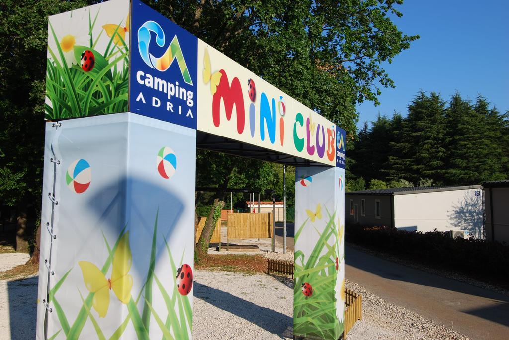 Camping Adria Mobile Homes In Camping Kastanija Novigrad Istria Esterno foto