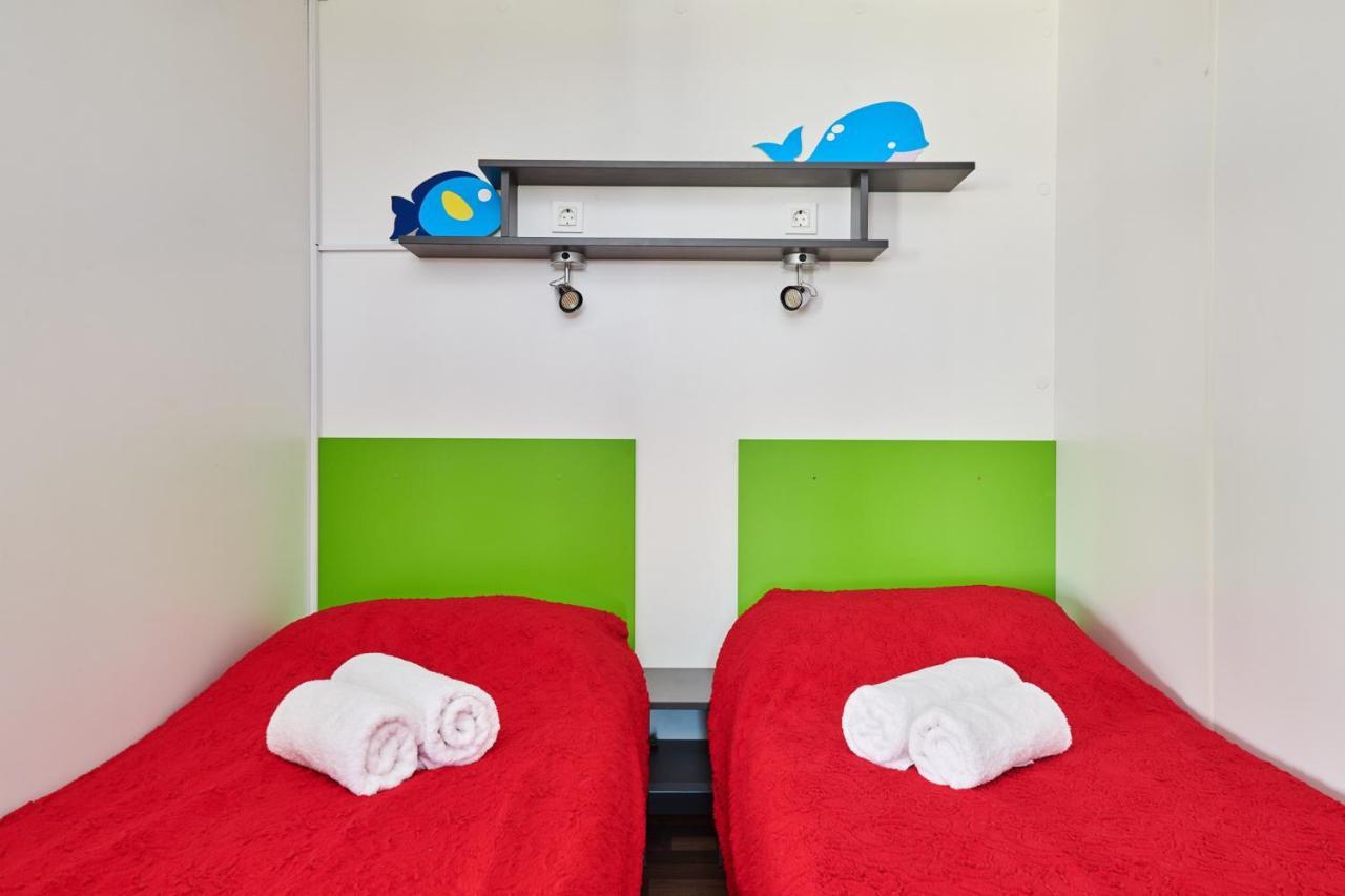 Camping Adria Mobile Homes In Camping Kastanija Novigrad Istria Esterno foto