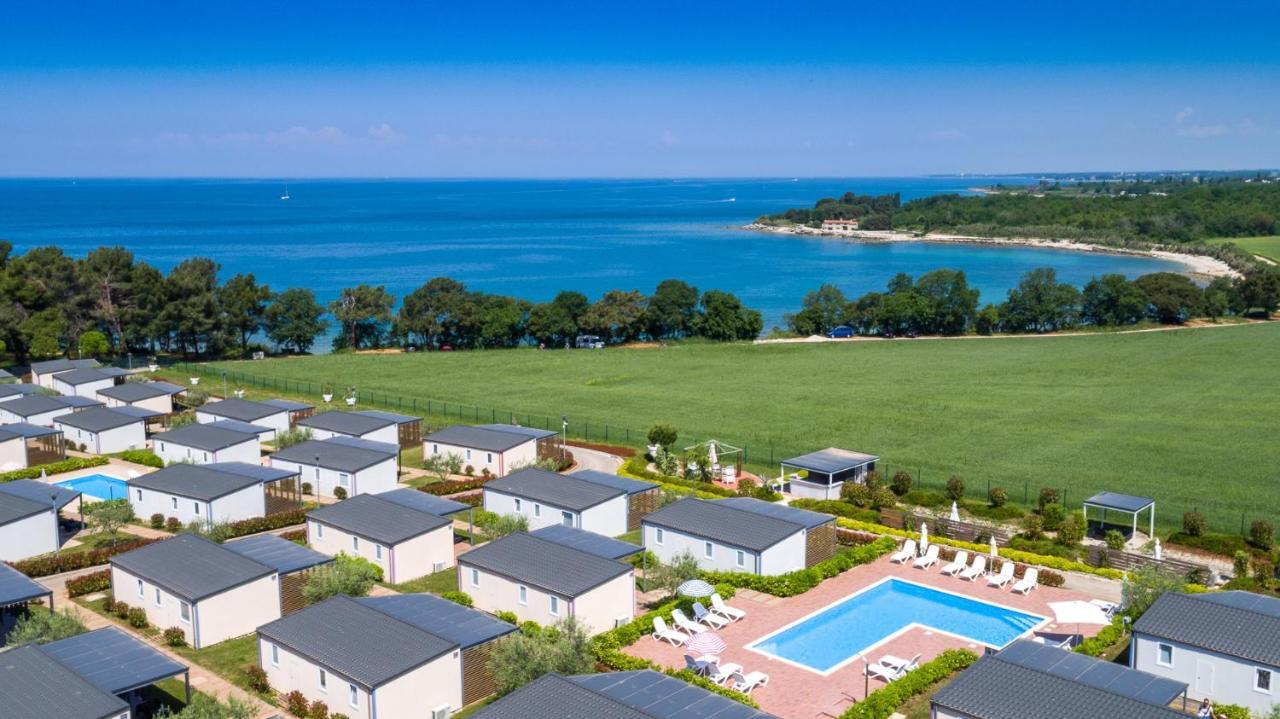 Camping Adria Mobile Homes In Camping Kastanija Novigrad Istria Esterno foto