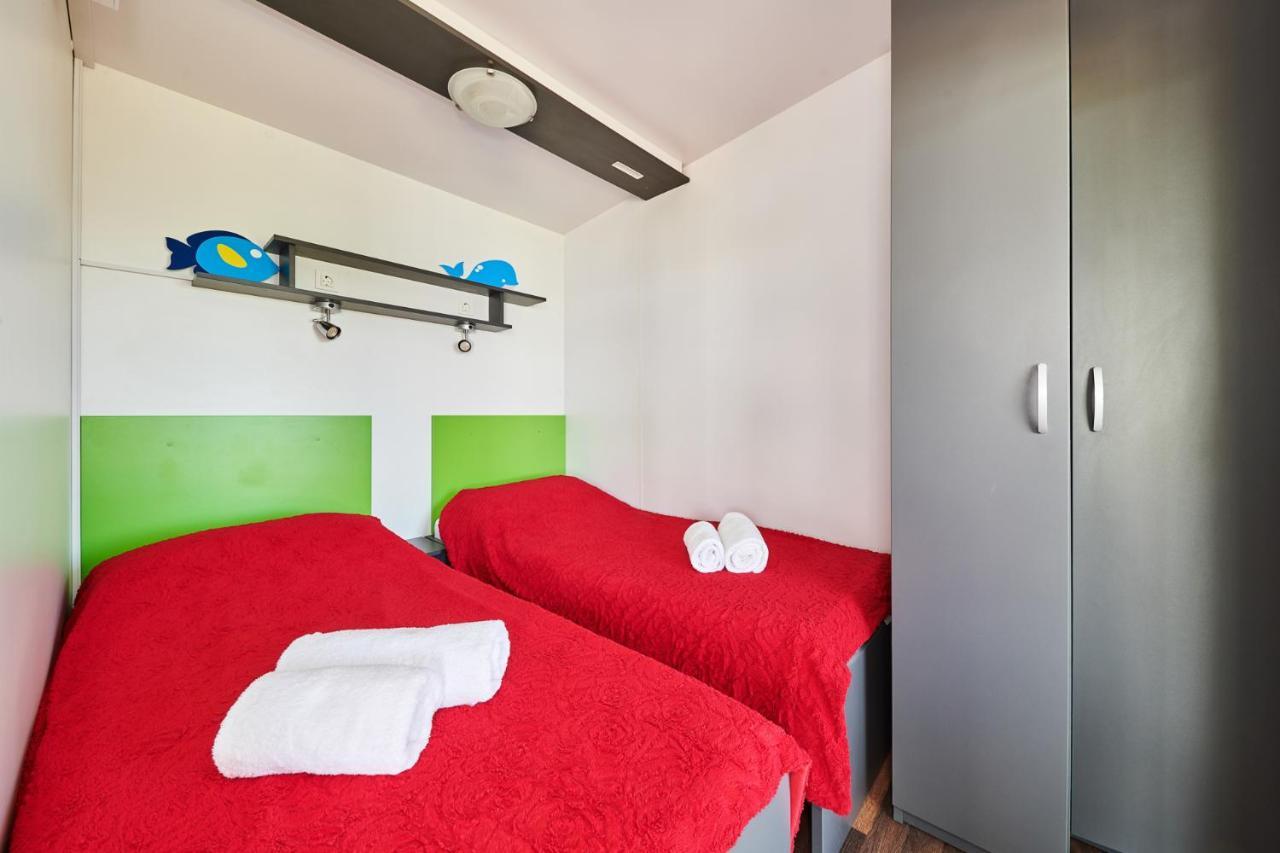 Camping Adria Mobile Homes In Camping Kastanija Novigrad Istria Esterno foto